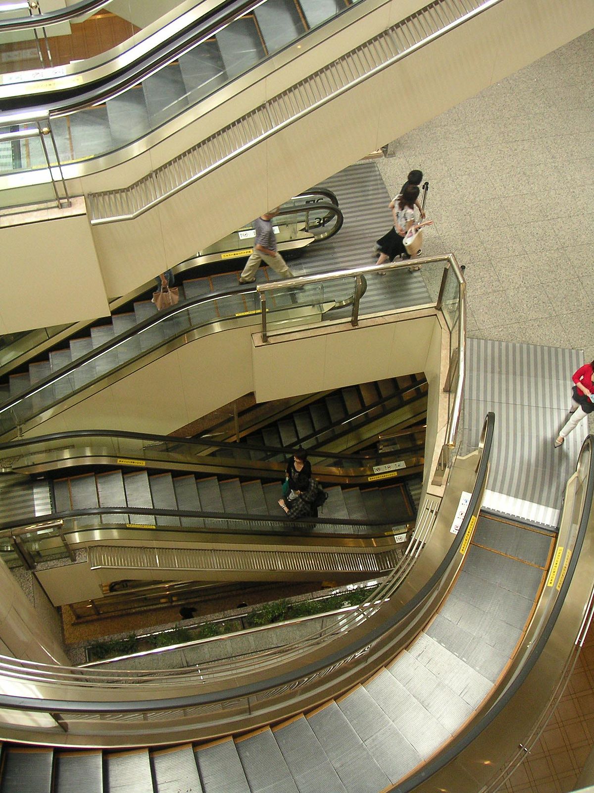 Escaliers roulants au Japon