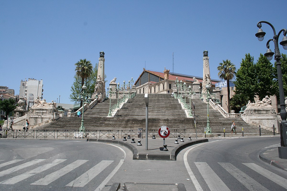 Escalier monumental de la gare de Marseille-Saint-Charles