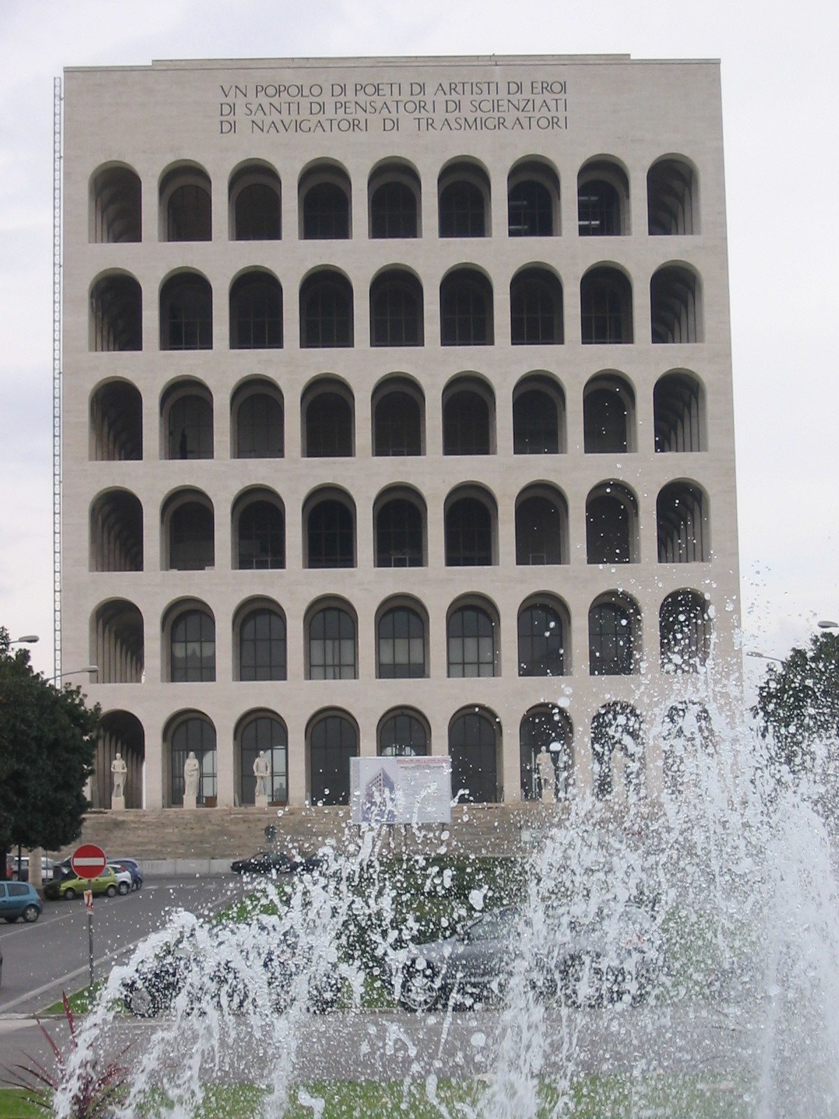 Architecture totalitaire