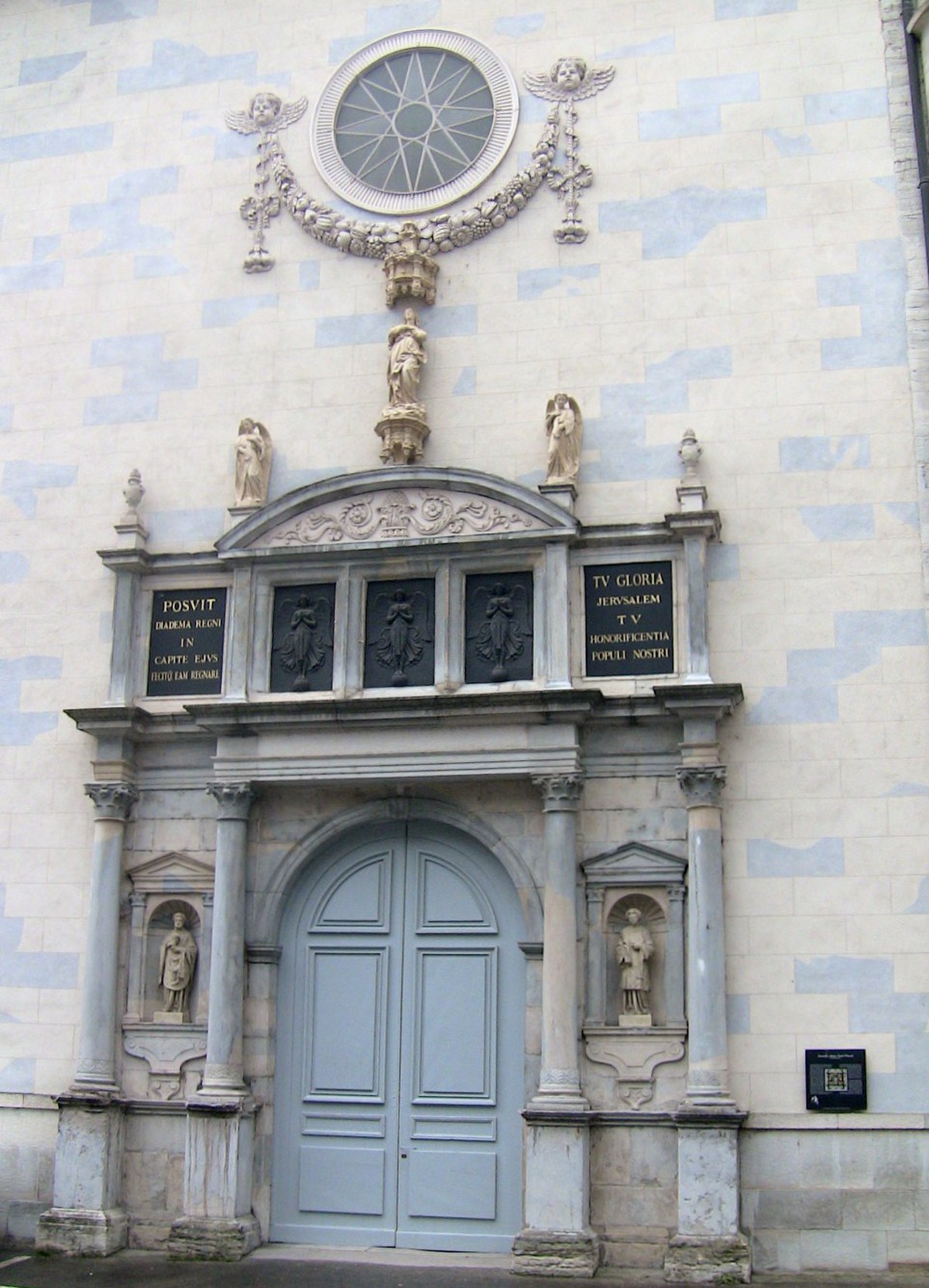 Façade de l'église Notre-Dame