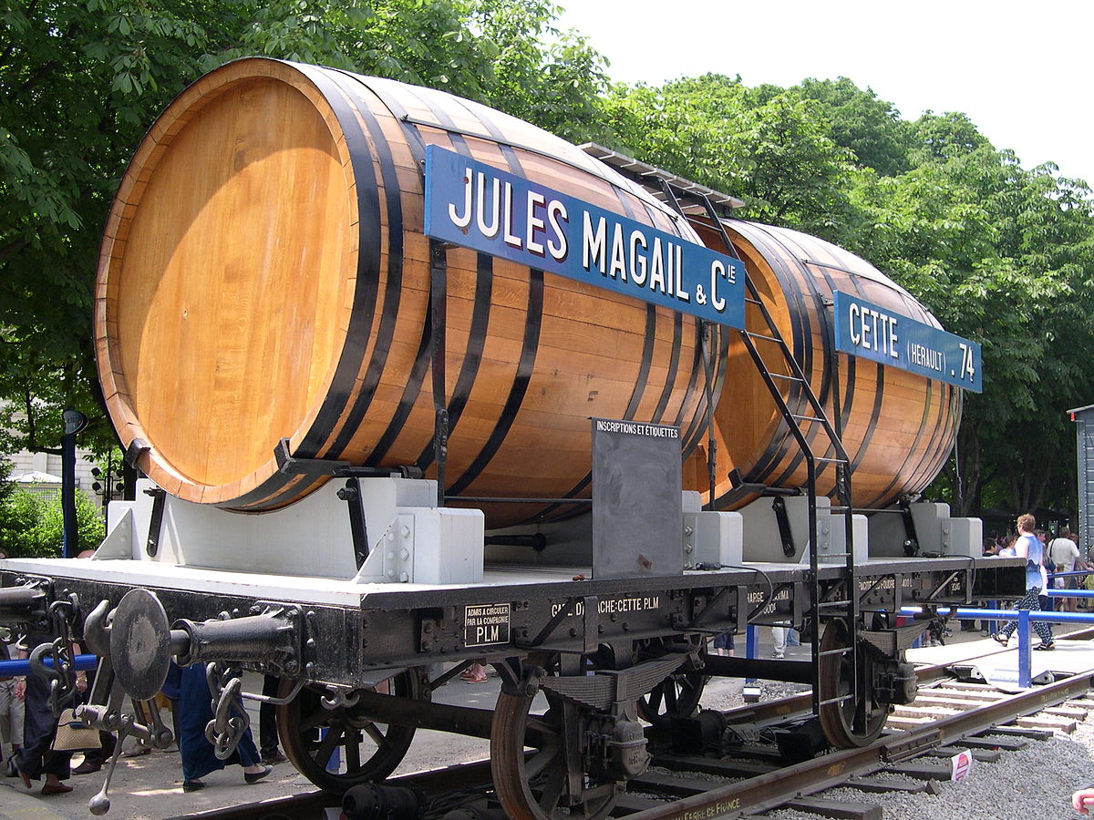 Wagon foudre du PLM.