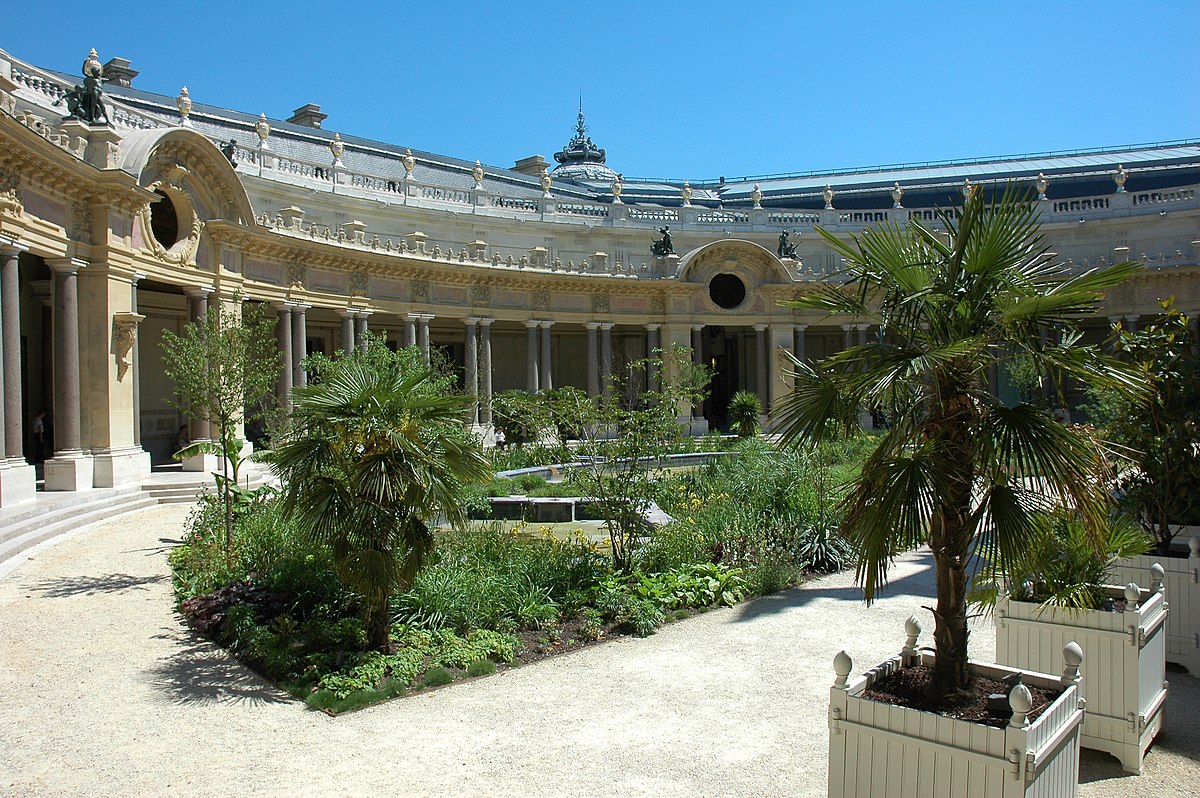 France Paris Petit Palais Jardin interieur 03.JPG