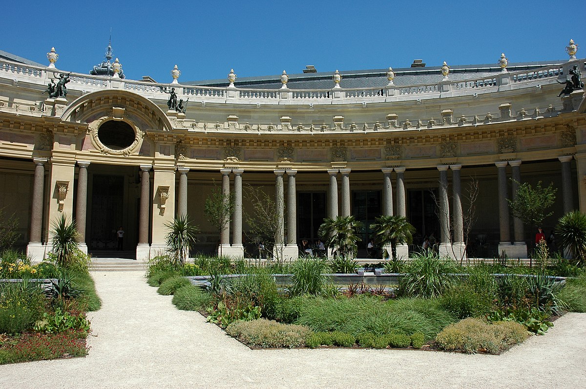 France Paris Petit Palais Jardin interieur 04.JPG