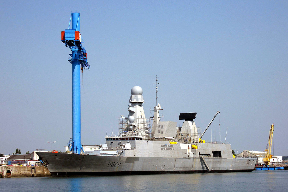 Frégate Forbin en construction à la DCN à Lorient (juillet 2006)