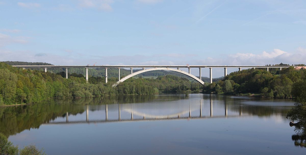 Froschgrundseebruecke-052010.jpg