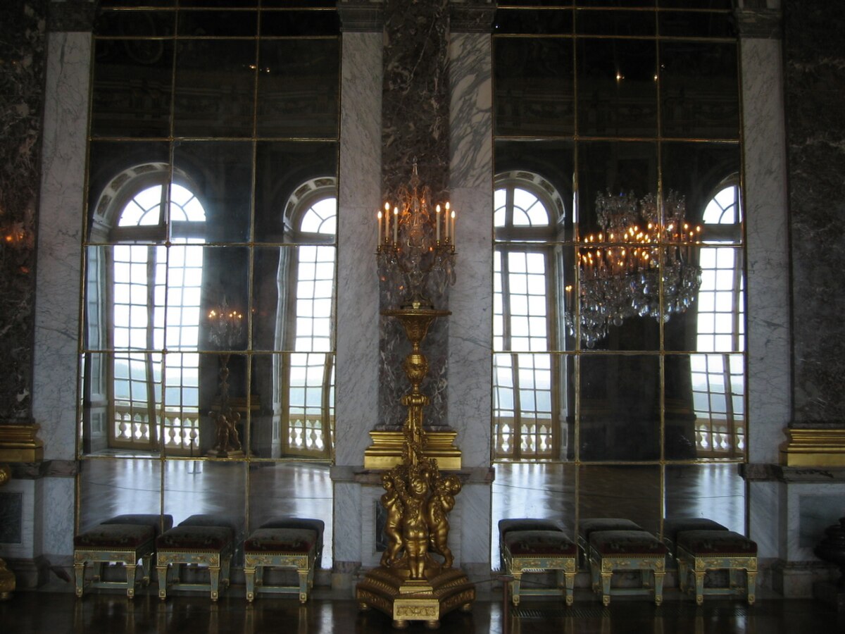 Galerie des Glaces 01.jpg