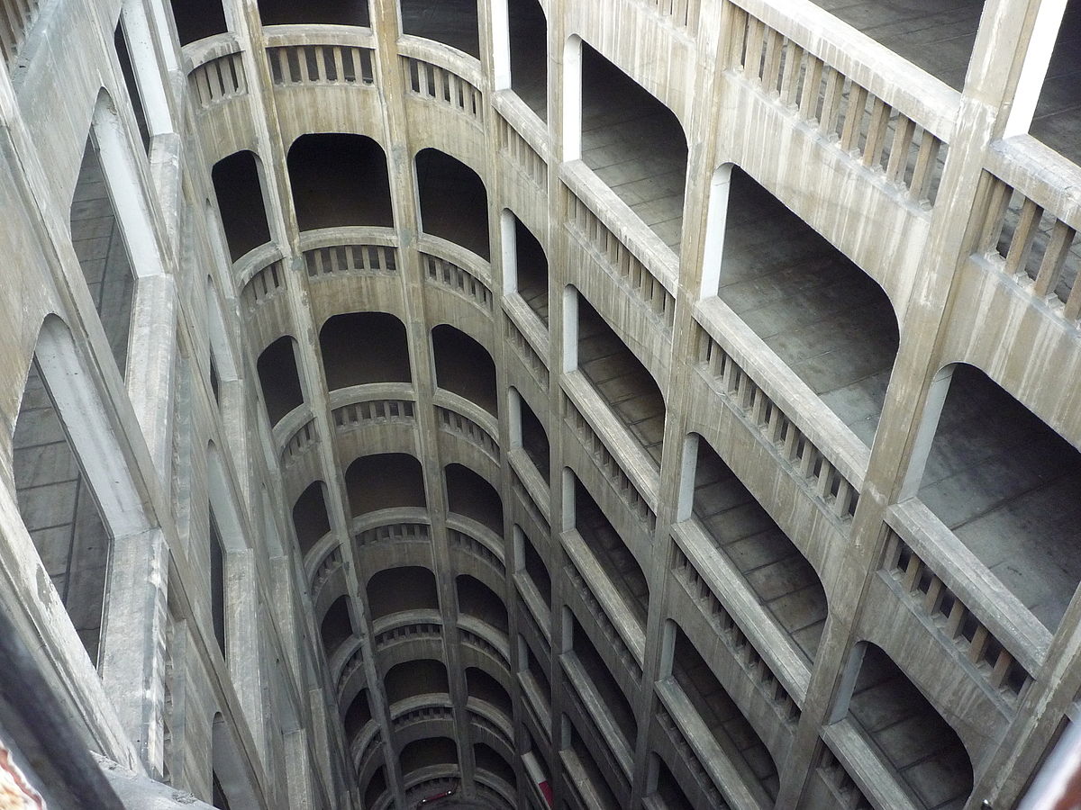 Garage hélicoidal 4 - Grenoble.JPG