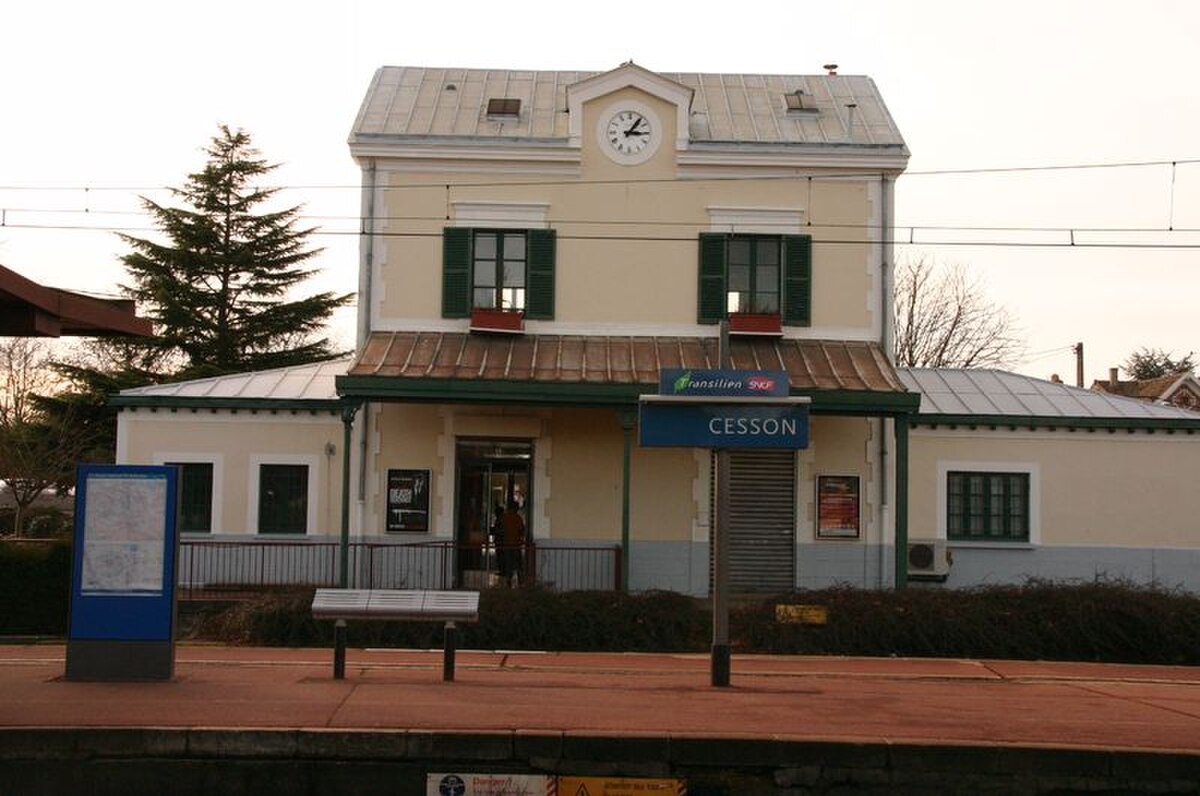 Gare de Cesson