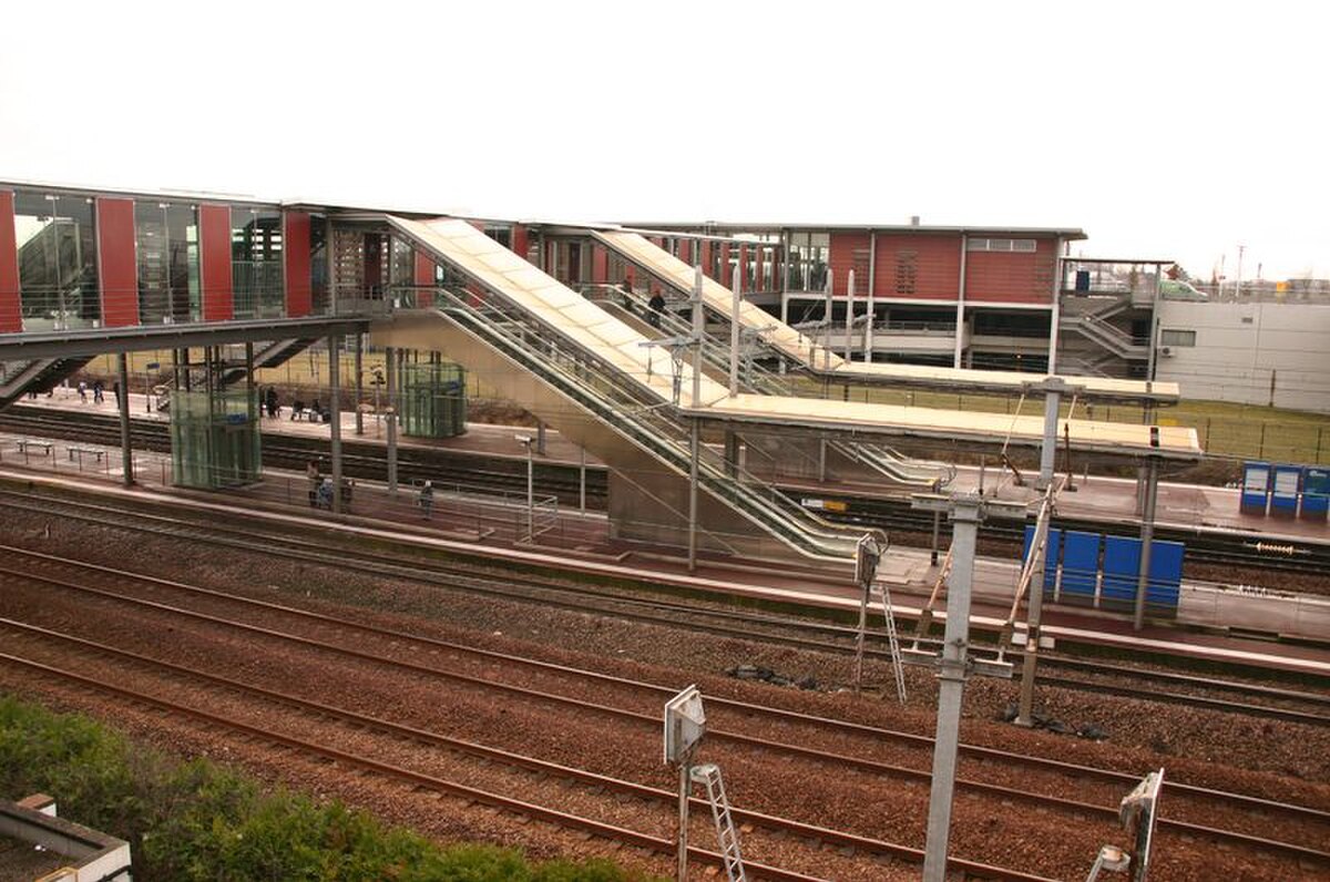Gare de Lieusaint 1.jpg