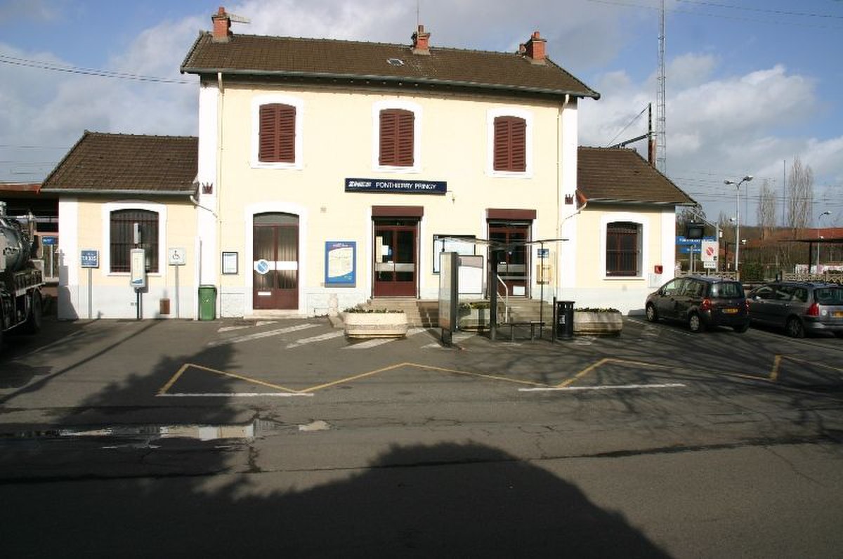 Le batiment de la gare