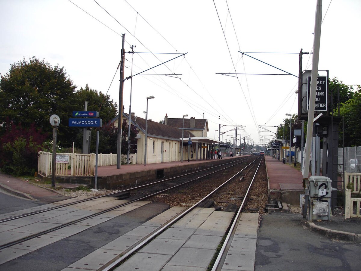 Gare de Valmondois 03.jpg