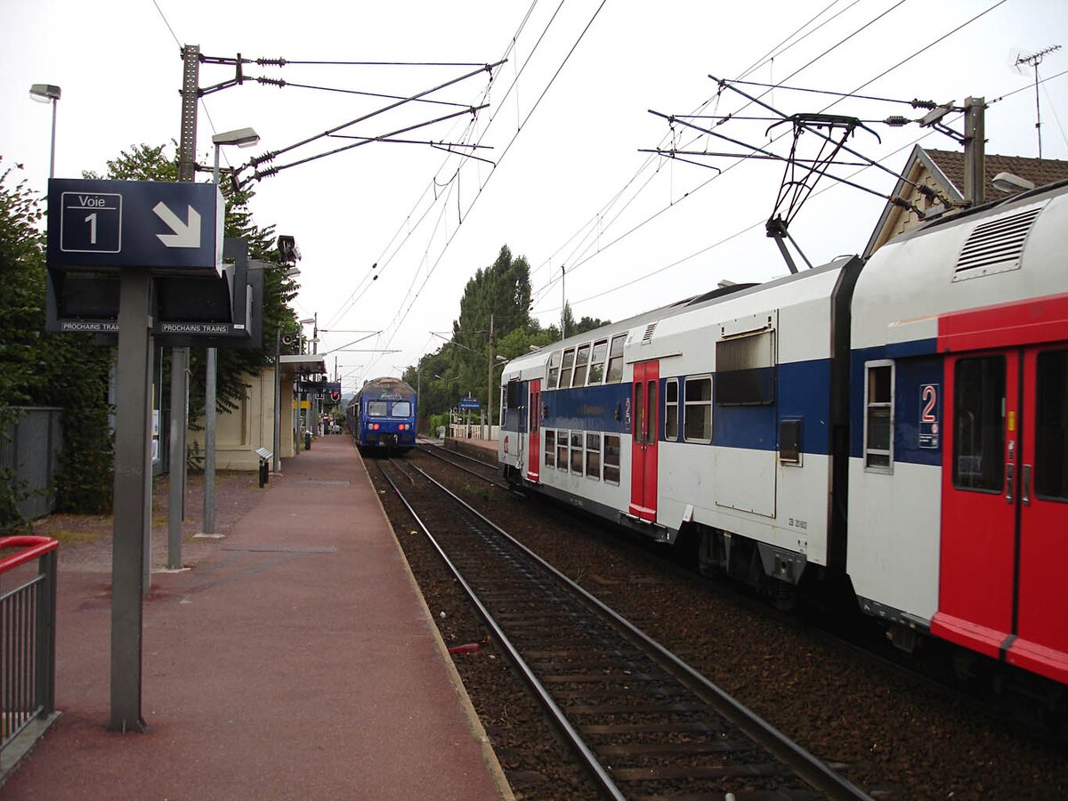 Gare de Valmondois 06.jpg