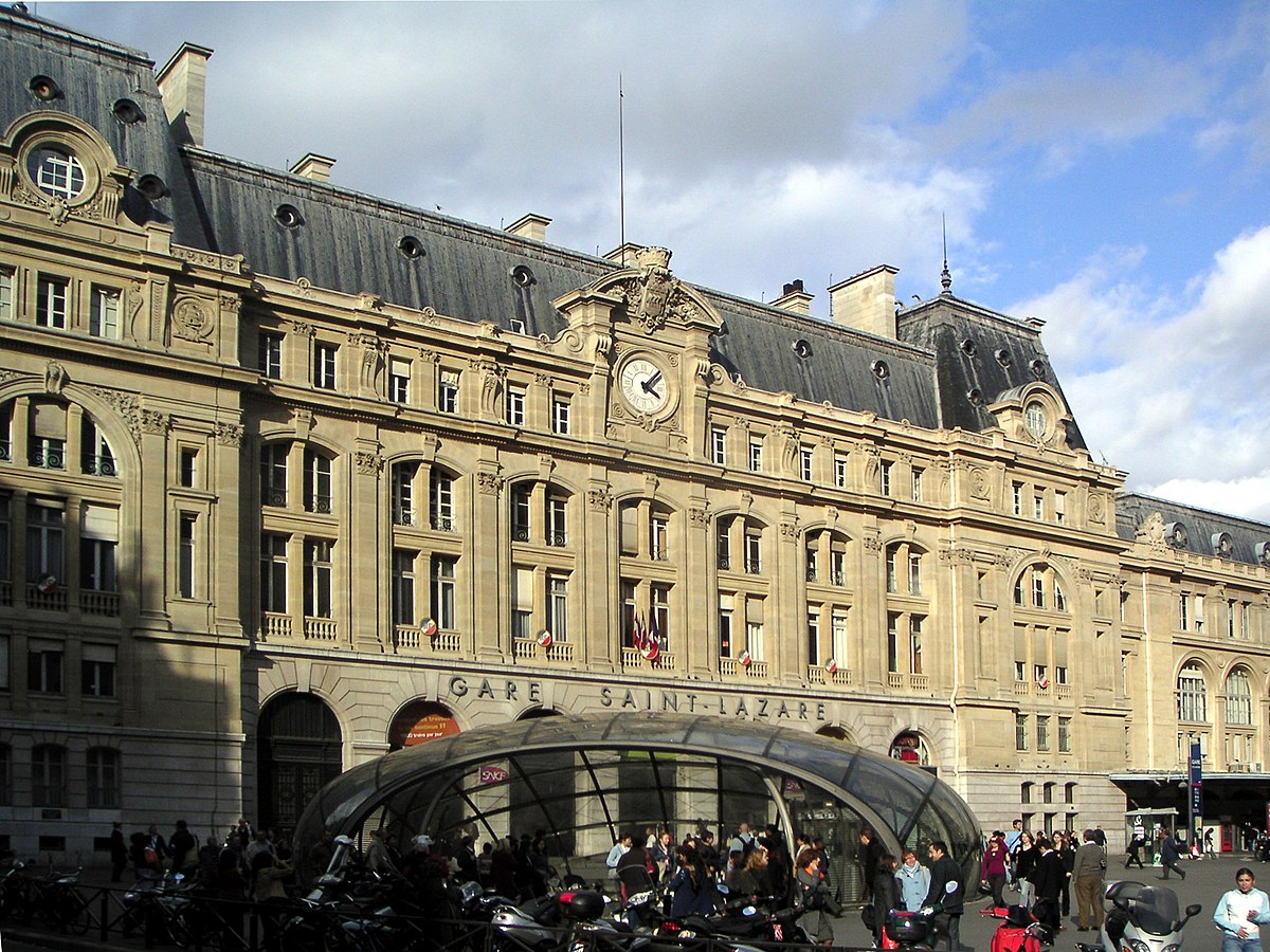 Gare Saint-Lazare Facade.JPG