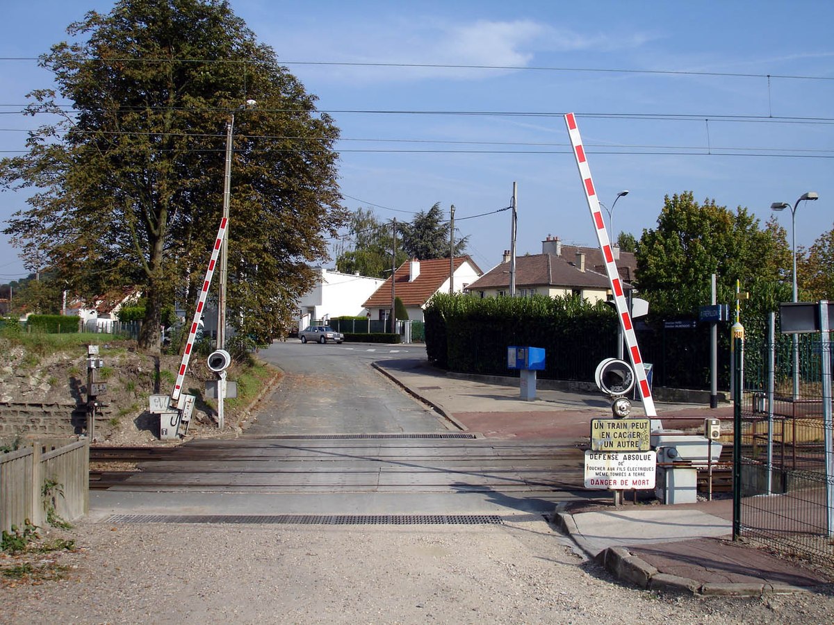 Halte de Frepillon 05.jpg