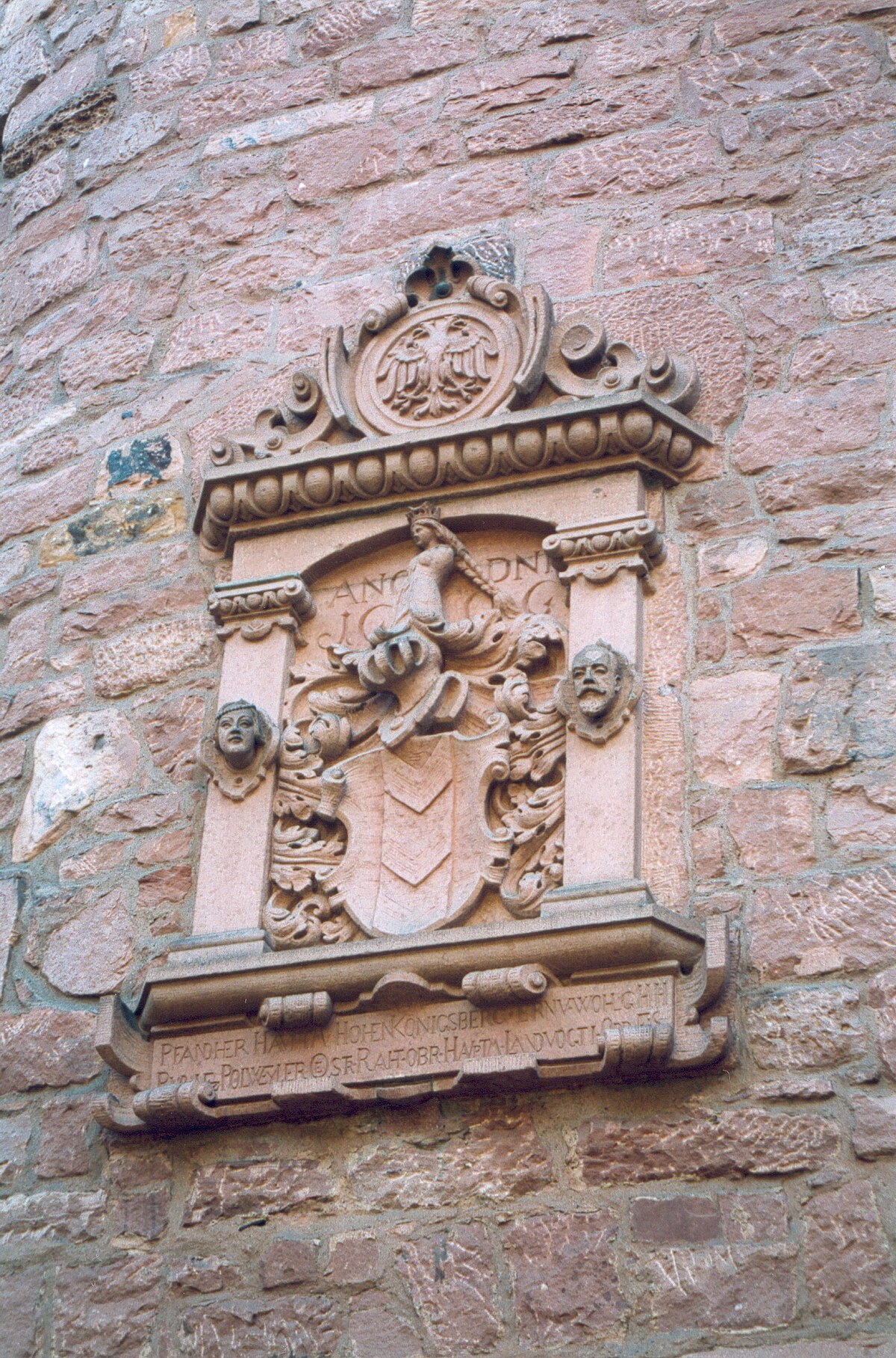 Haut Koenigsbourg bas relief 03.jpg