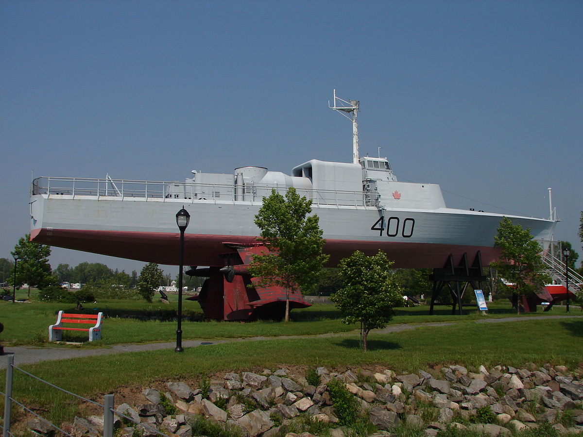 Hydroptère HMCS Bras d'Or 400