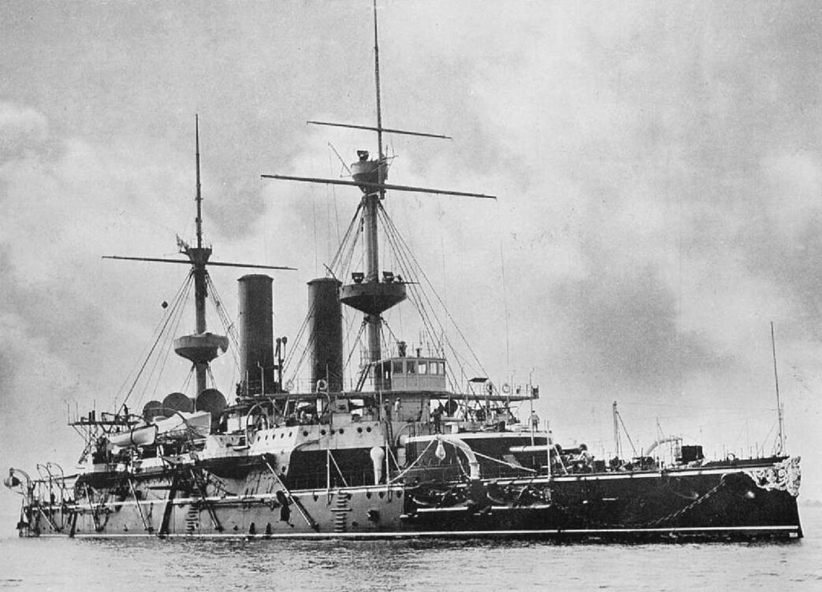 Le HMS Hood