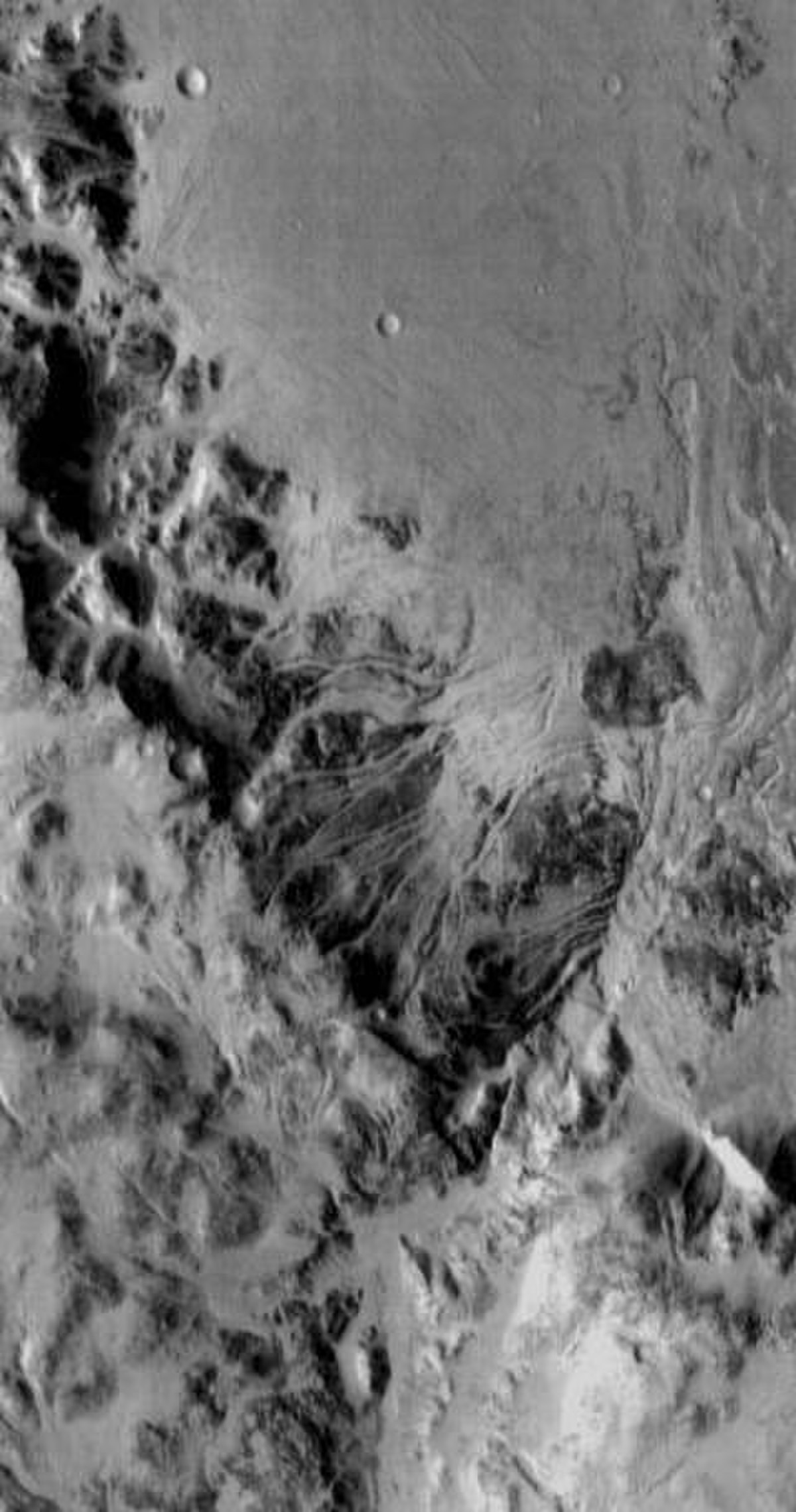 Embouchure d'Uzboi Vallis au sud-ouest[type=embedded-definition] du cratère[type=embedded-definition] Holden, vue par 2001 Mars Odyssey le 18 juin 2009[1].