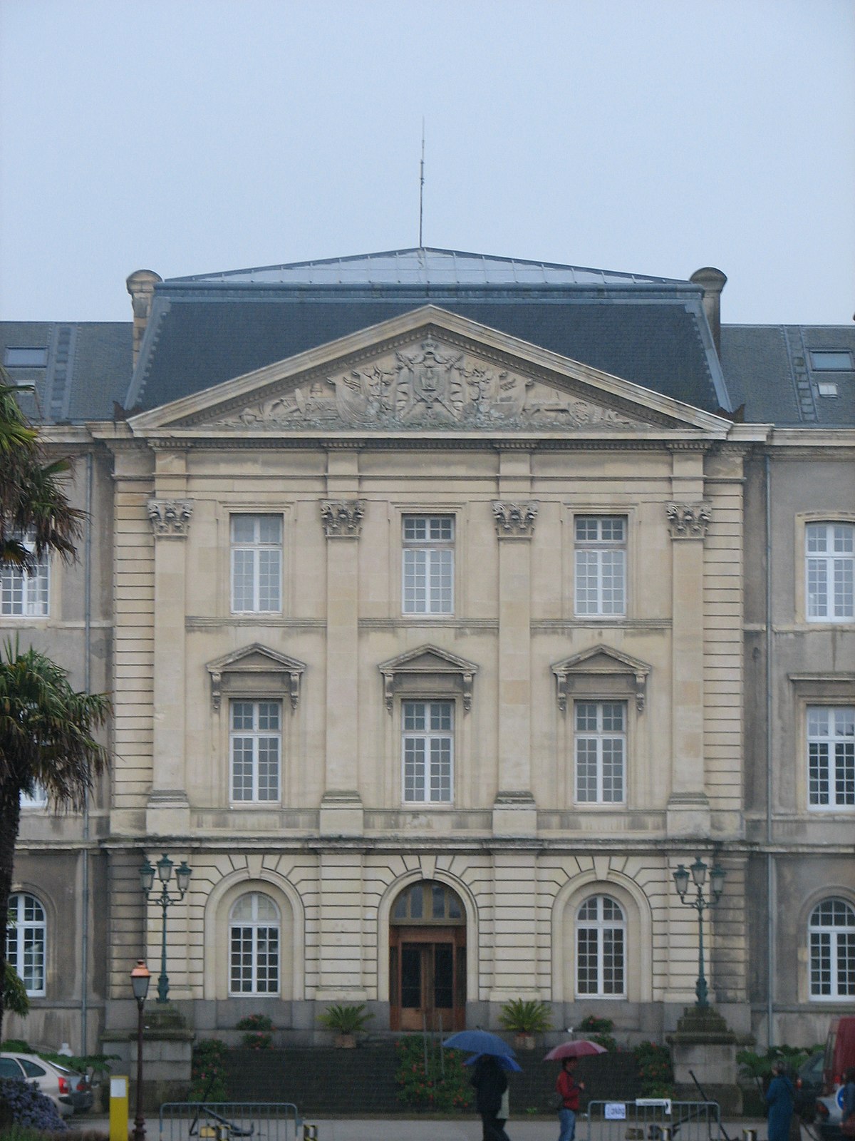Hôpital des armées René le Bas