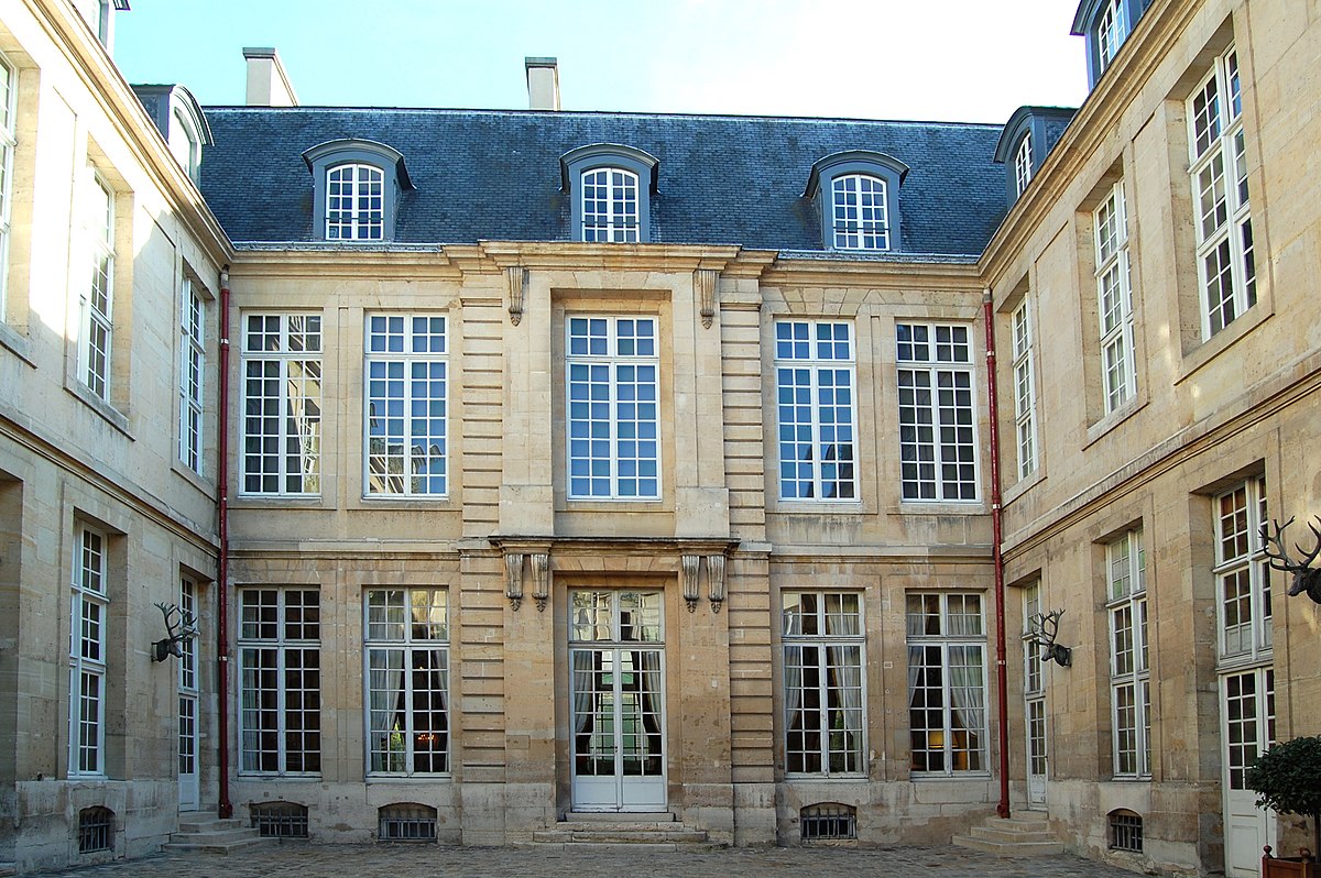 Hotel-Guenegaud-rue-des-Art.jpg