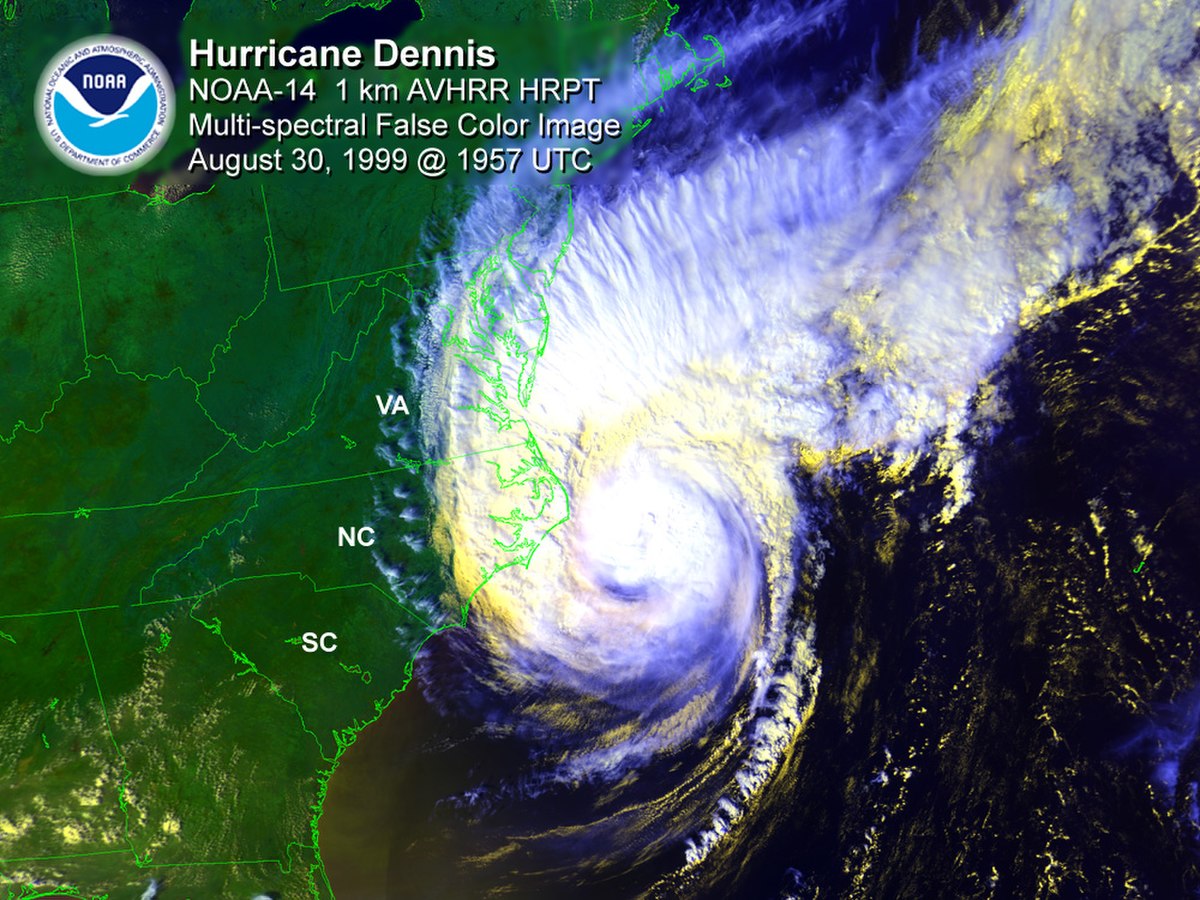 Ouragan Dennis (1999)