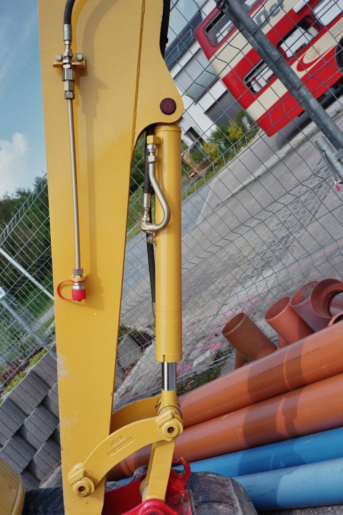 Les vérins hydrauliques trouvent leur application la plus visible dans les engins de chantier.