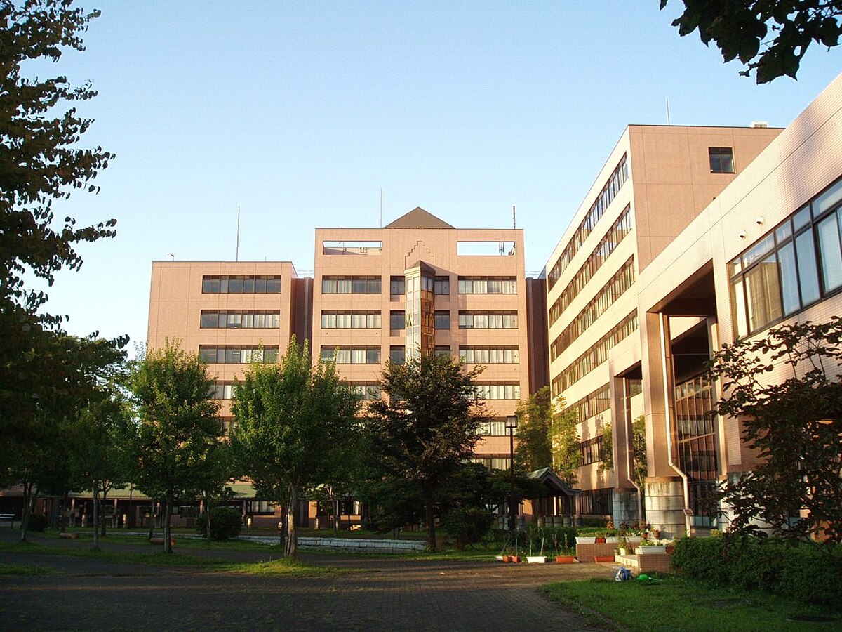 Ibaraki-Univ-Ami-MainBldg01.jpg