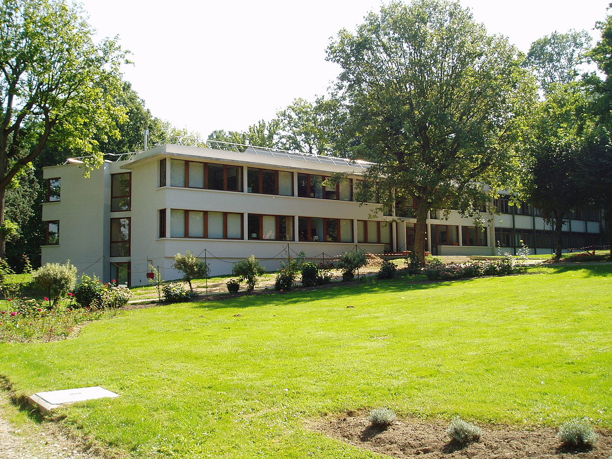 Le bâtiment principal de l'IHÉS