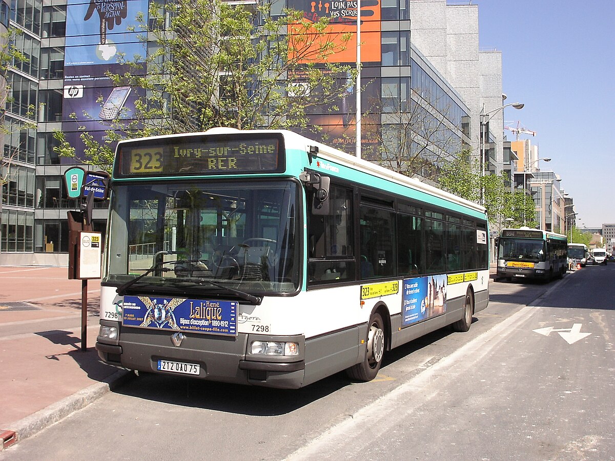 Île-de-France RATP Renault Agora S n°7298 L323 Issy Val-de-Seine.JPG