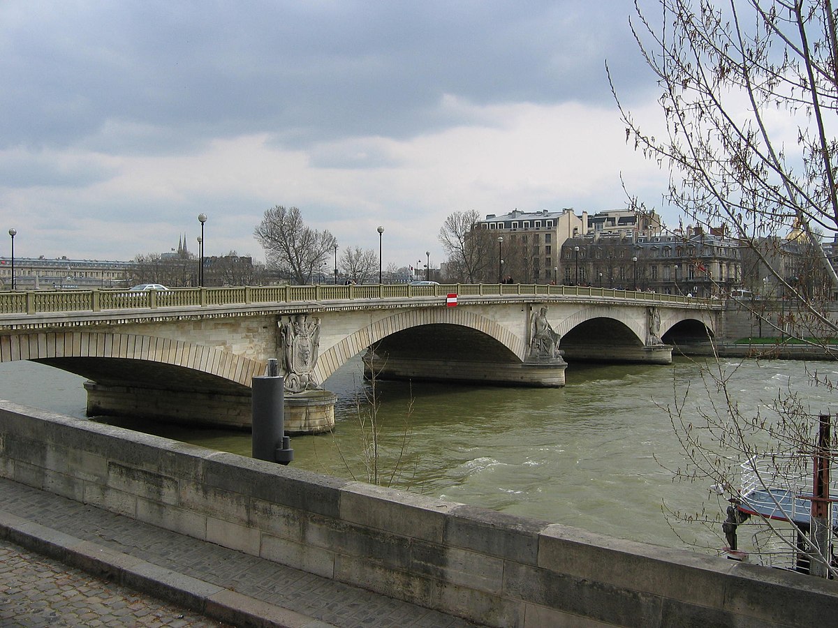 Invalides-bridge.jpg