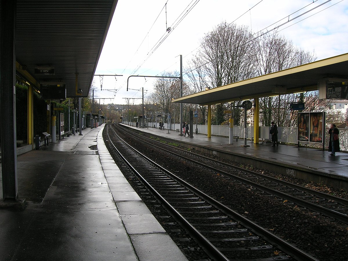 La gare côté voies.