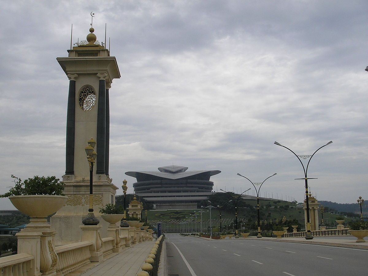 Jambatan Seri Gemilang Putrajaya Dec 2006 001.jpg