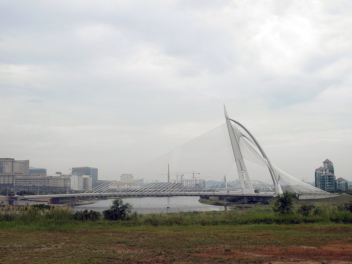 Jambatan Seri Wawasan Putrajaya Dec 2006 002.jpg