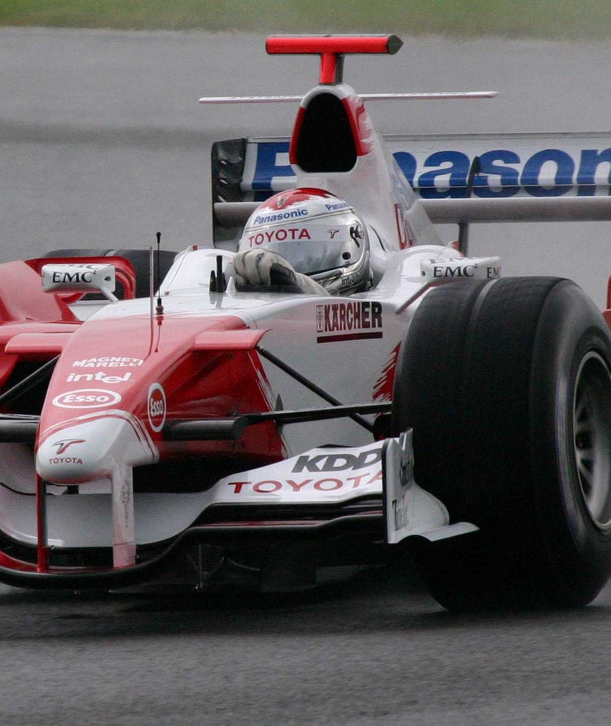 Jarno Trulli sur Toyota TF105