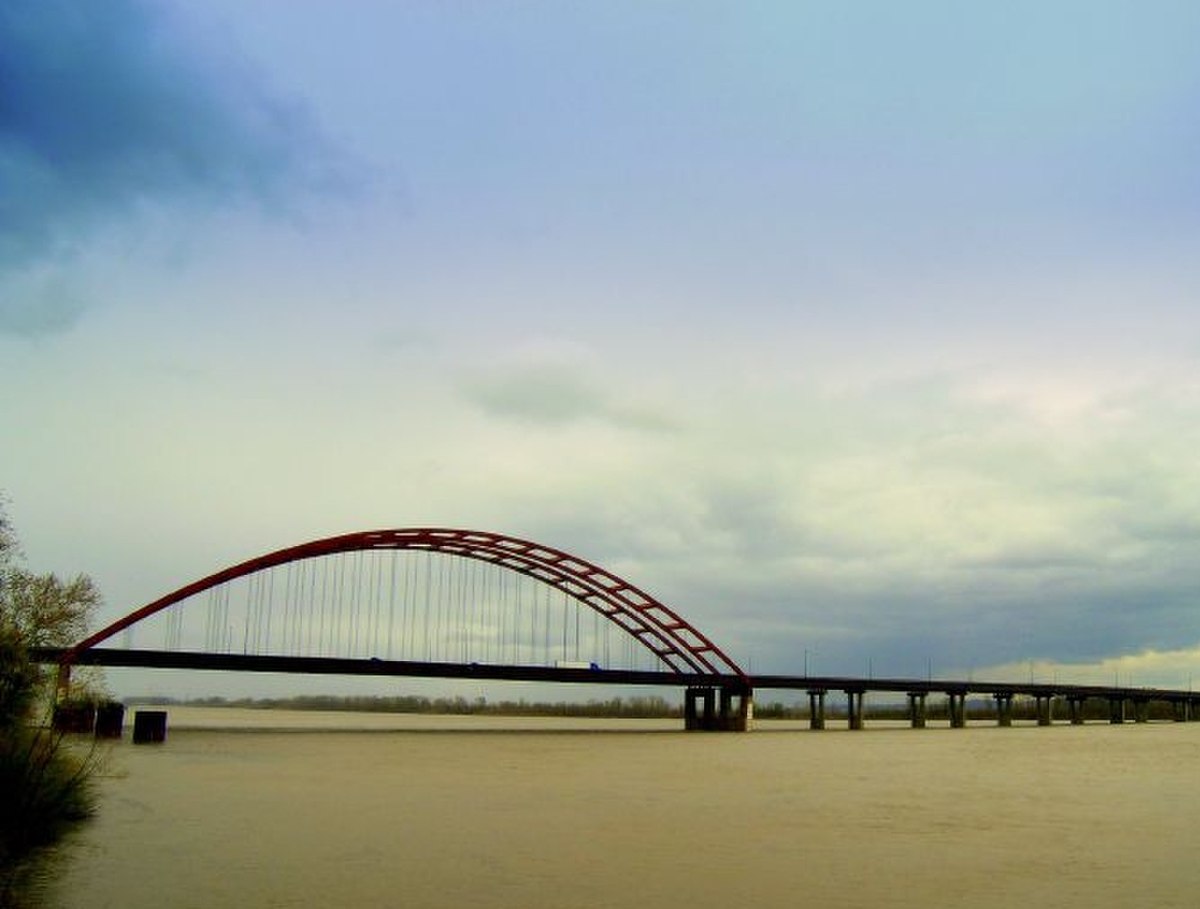 Jefferson Barracks Bridge.jpg