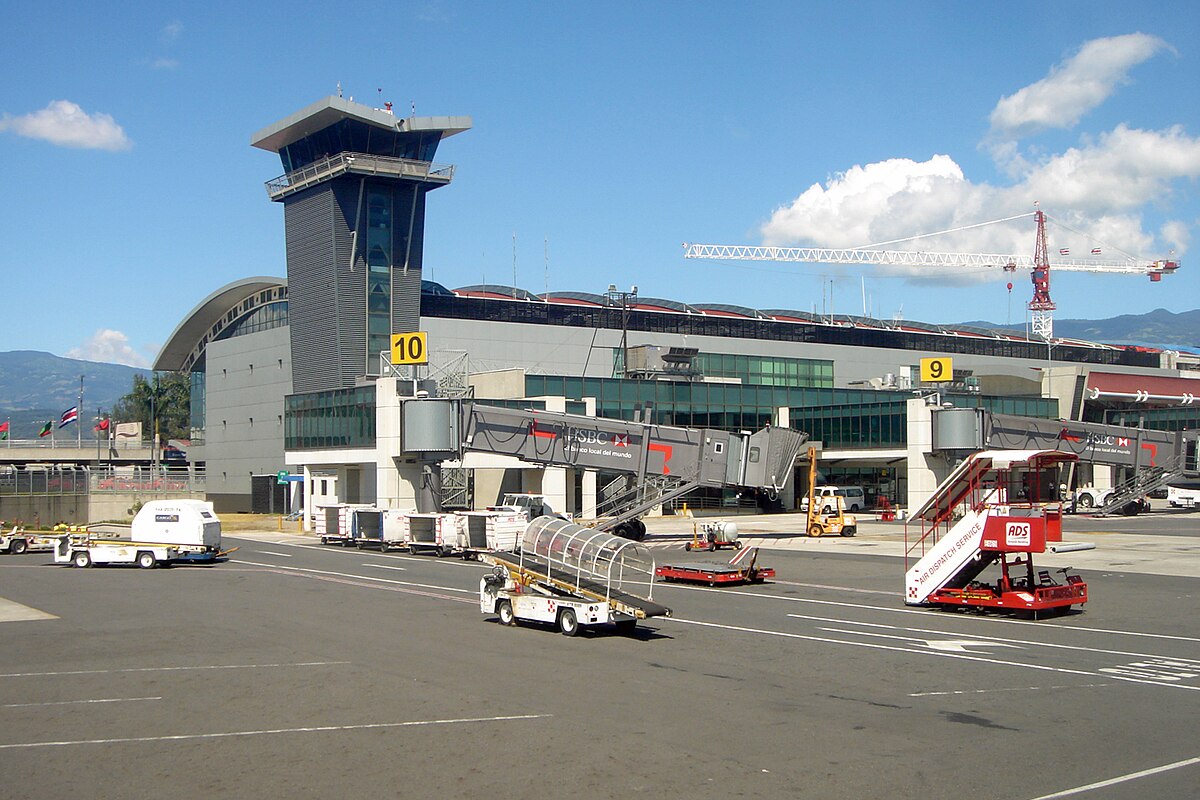 Juan Santamaria Airport SJO 12 2009 4900.jpg