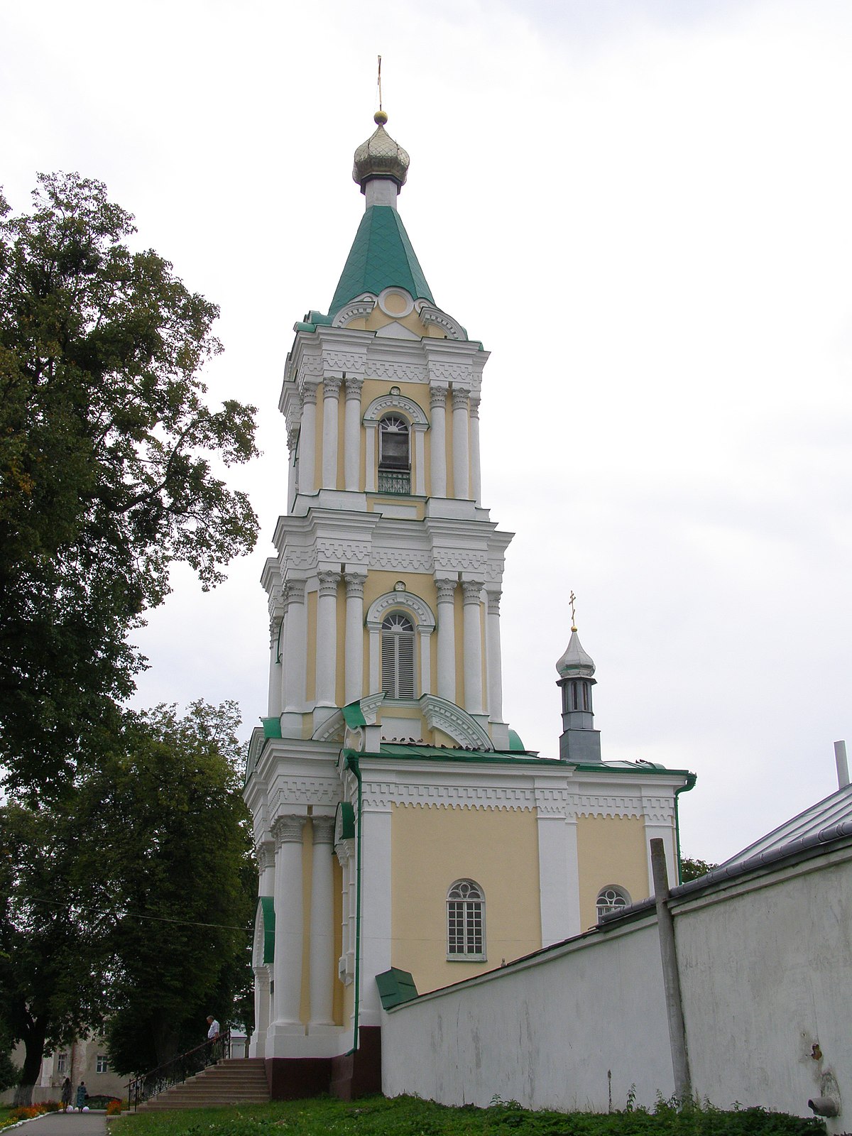 Kremenec, klášter, kostel 01.jpg