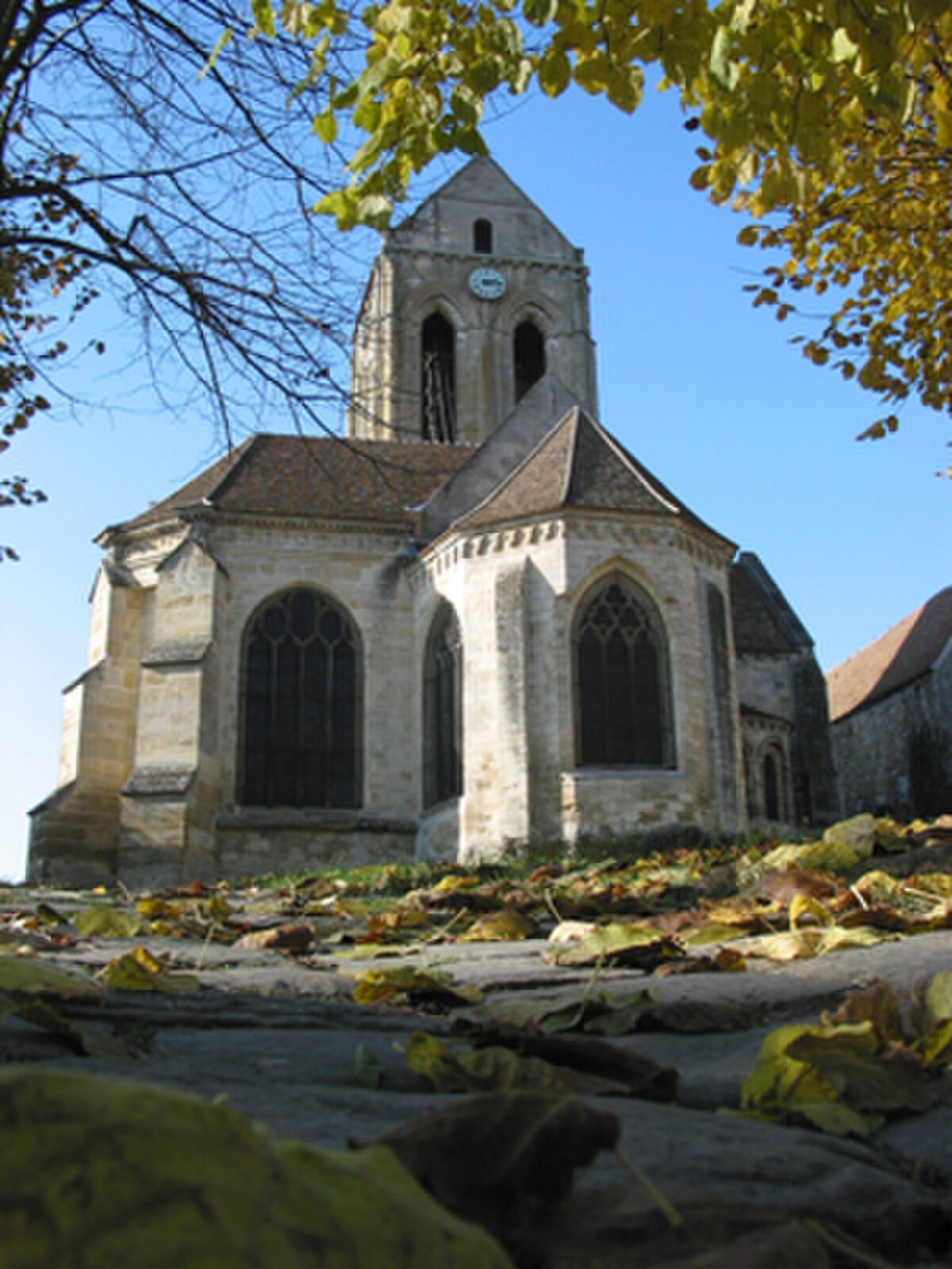La célèbre église d'Auvers ayant inspiré Van Gogh