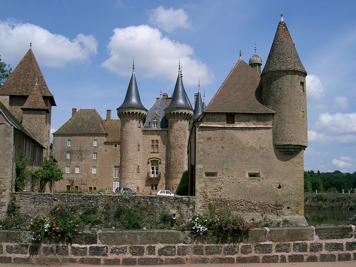 La Clayette - 71 - château 2.JPG