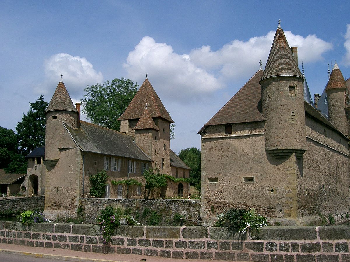La Clayette - 71 - château 3.JPG