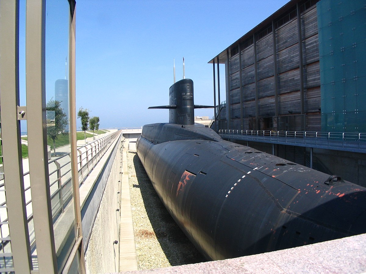 Le Redoutable en cale sèche à Cherbourg
