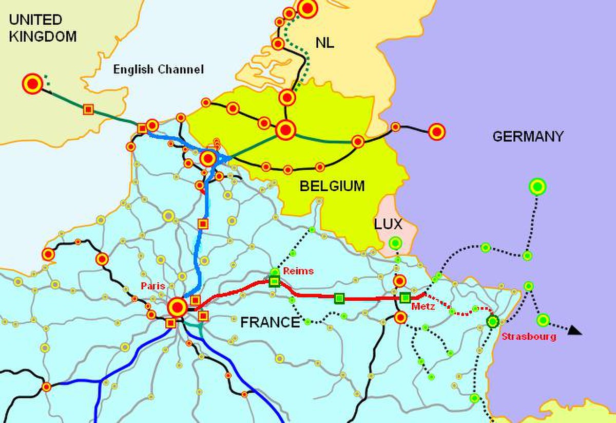 Tracé en rouge de la LGV Est première phase. En pointillés rouges, la seconde phase à réaliser ; en pointillés noirs, les lignes classiques empruntées par les TGV.