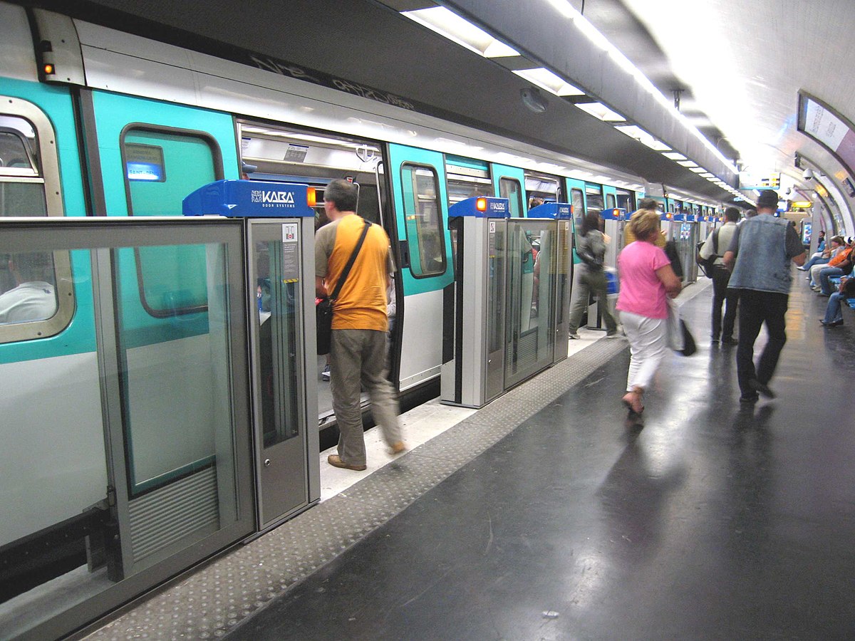 Invalides (métro de Paris)