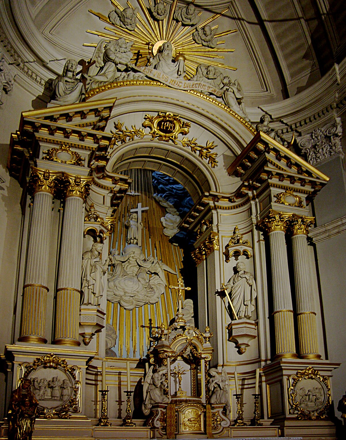 Lille ancienne chapelle des carmes retable.JPG