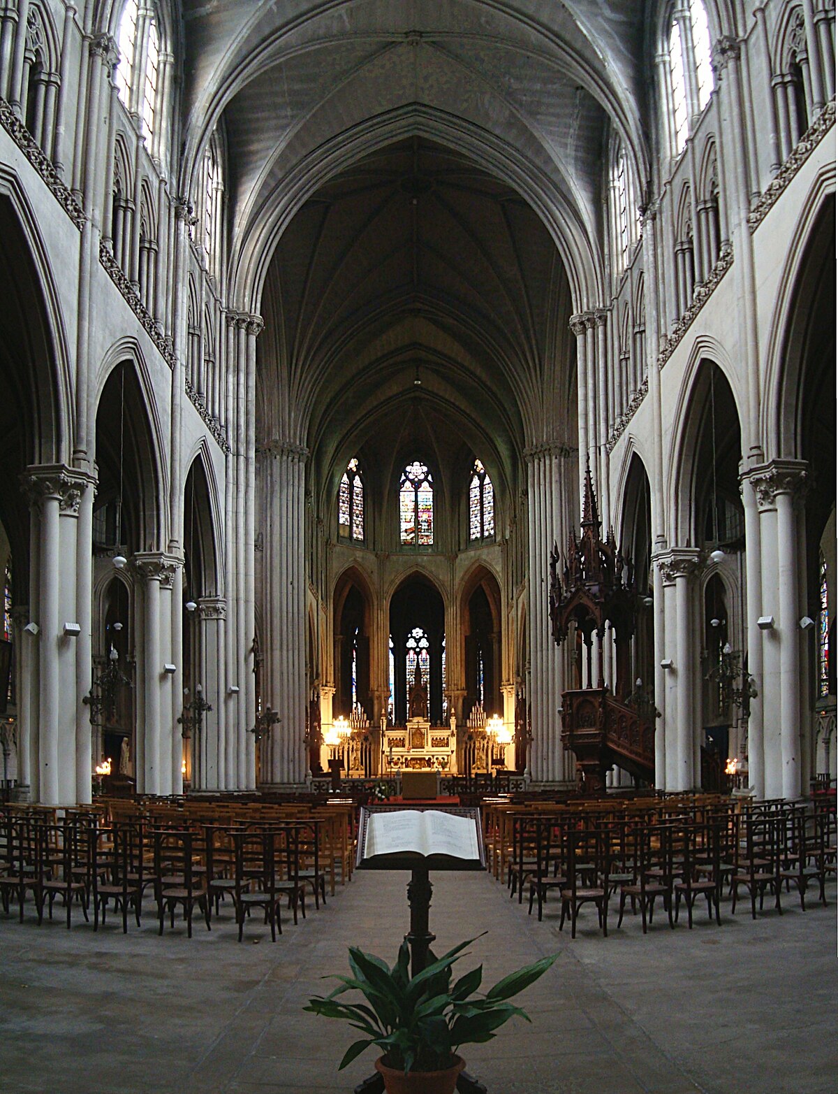 Lille Sacre Coeur interieur.jpg