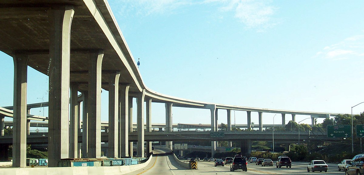 Échangeur autoroutier à Los Angeles