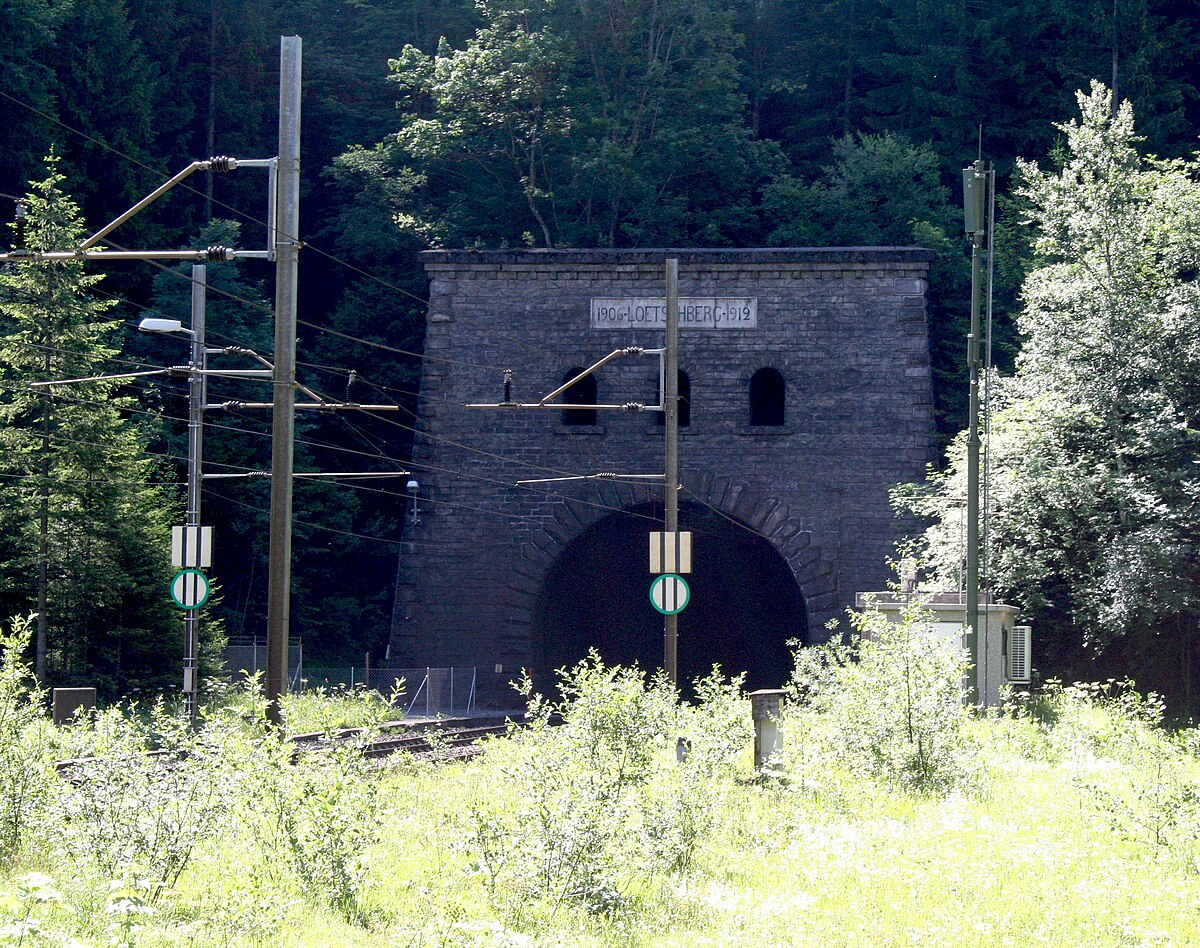 Lötschberg Nordportal.jpg