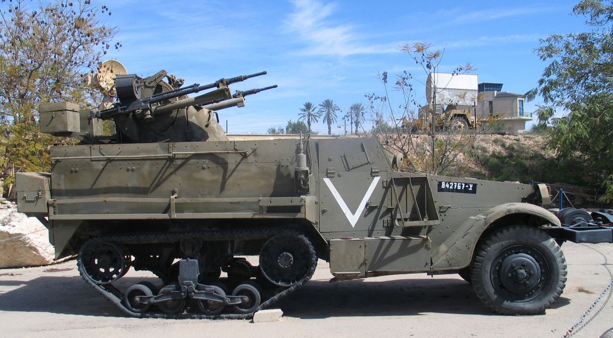 Autochenille militaire israélienne