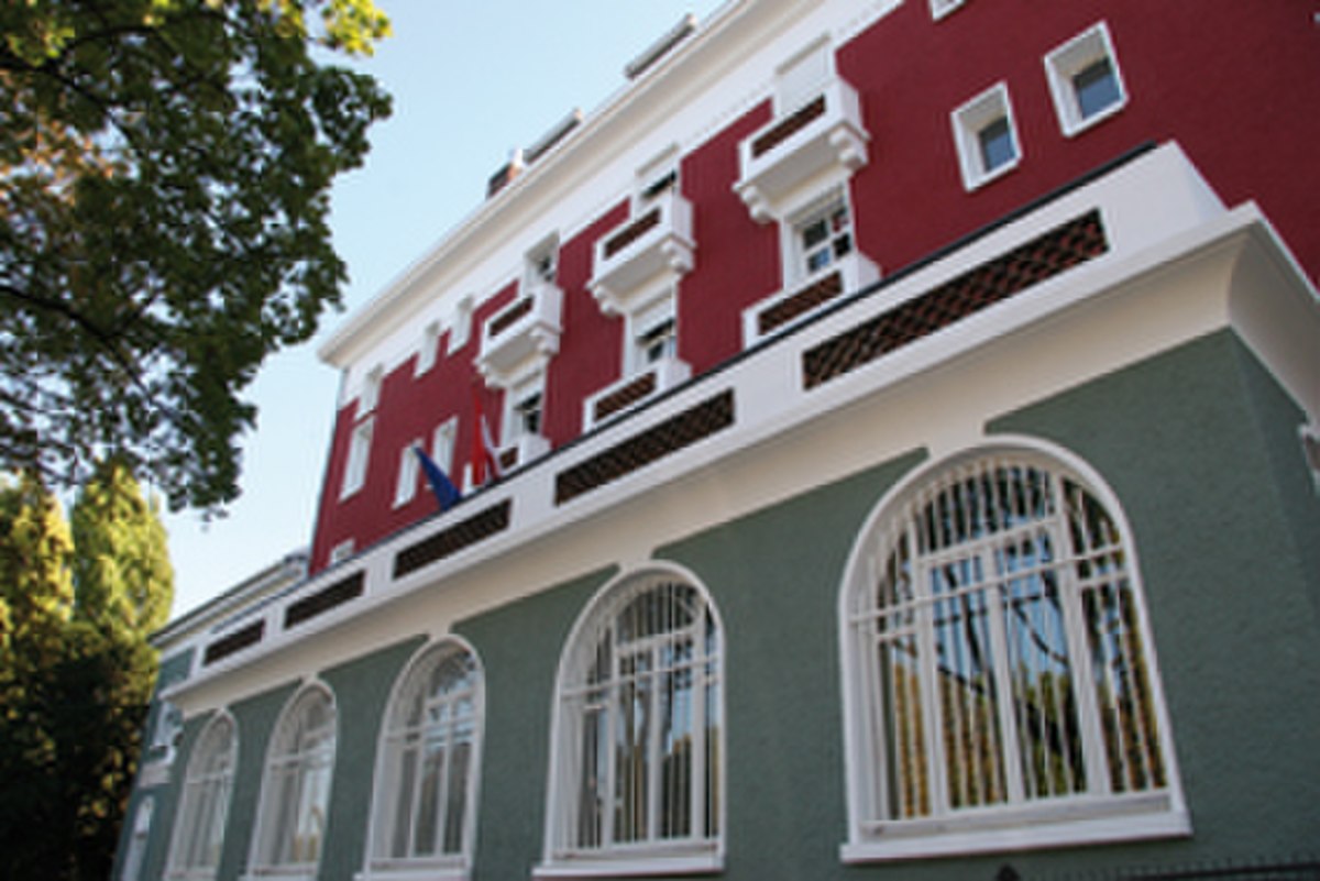 Maison des etudiants canadiens.jpg