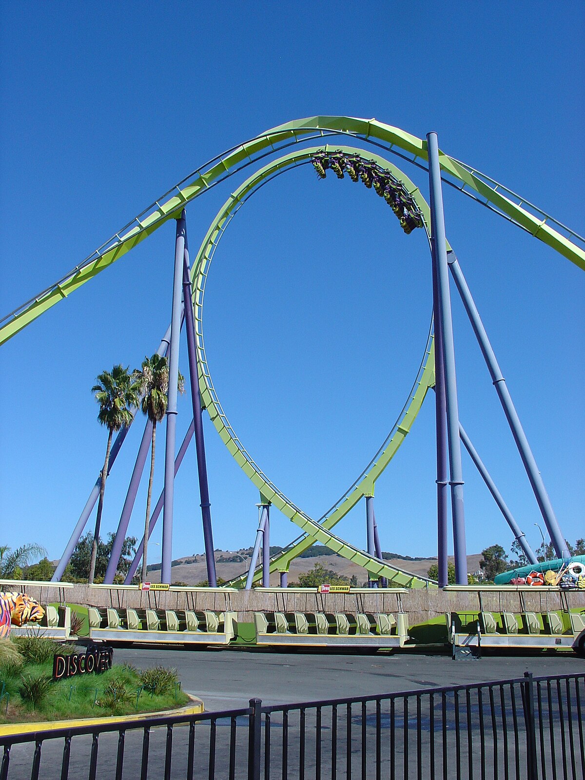 Medusa (Six Flags Discovery Kingdom) 01.JPG